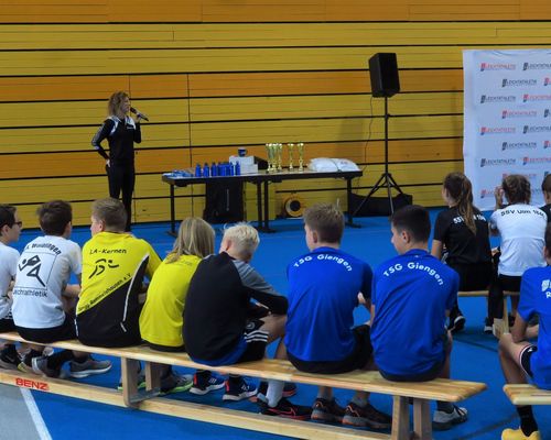 Gewusel in der Molly-Schauffele-Halle & Stadion Festwiese