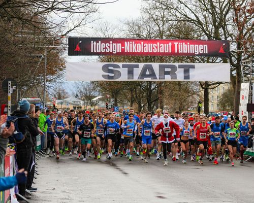 Der traditionelle Nikolauslauf in Tübingen feierte sein 50. Jubiläum