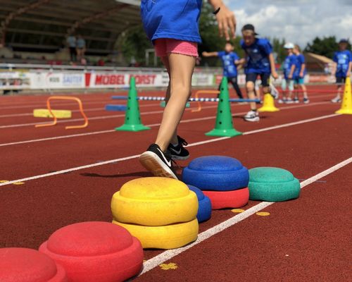 Großer Projektstart: "Grundschule trifft Kinderleichtathletik" ist auf Tour